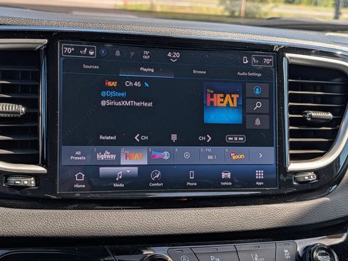 Used 2025 Chrysler Pacifica Select FWD image 22