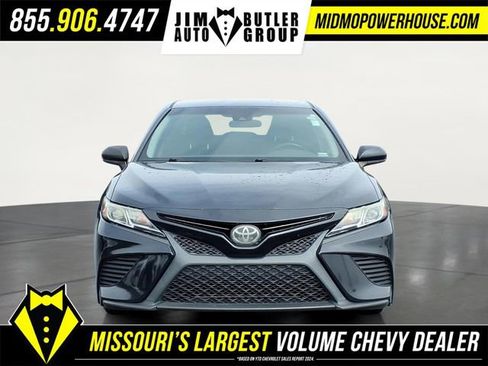 Used 2018 Toyota Camry SE image 10