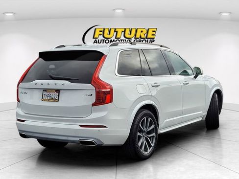 Used 2017 Volvo XC90 T6 Momentum w/ Vision Package image 5