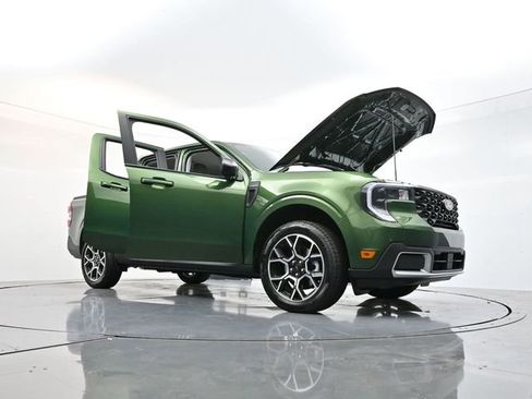 Used 2025 Ford Maverick Lariat w/ 4K Tow Package image 37