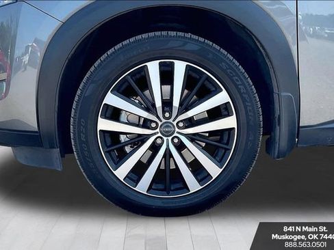 Used 2023 Nissan Pathfinder Platinum FWD image 33