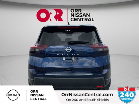 Used 2025 Nissan Rogue SV w/ SV Premium Package FWD image 6