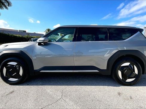 Used 2024 Kia EV9 Light Long Range image 31