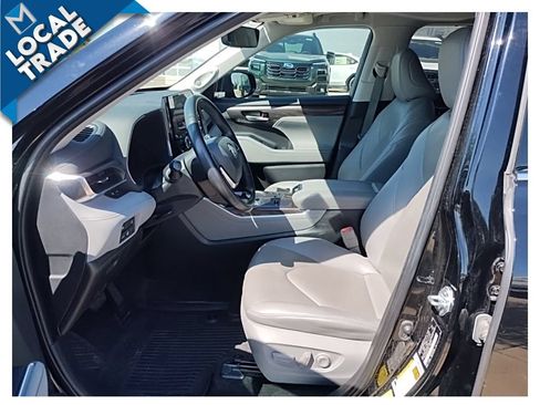 Used 2023 Toyota Highlander Limited w/ Protection Package #3 (TMS) AWD/4WD image 17