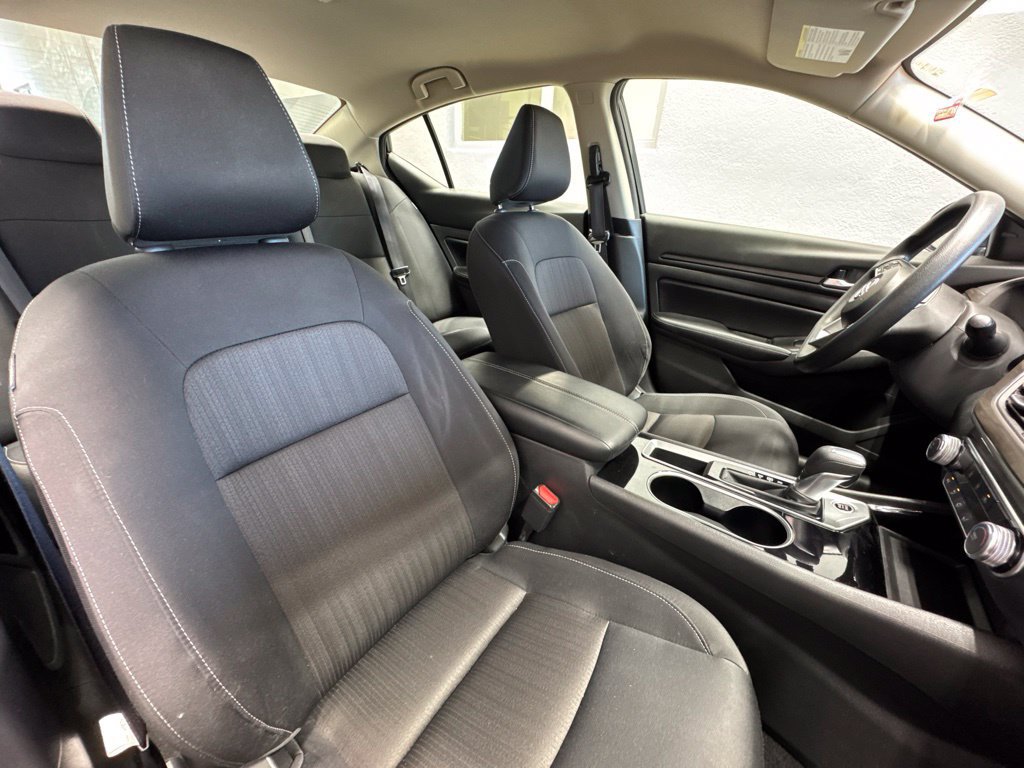 Used 2024 Nissan Altima 2.5 SV FWD image 27