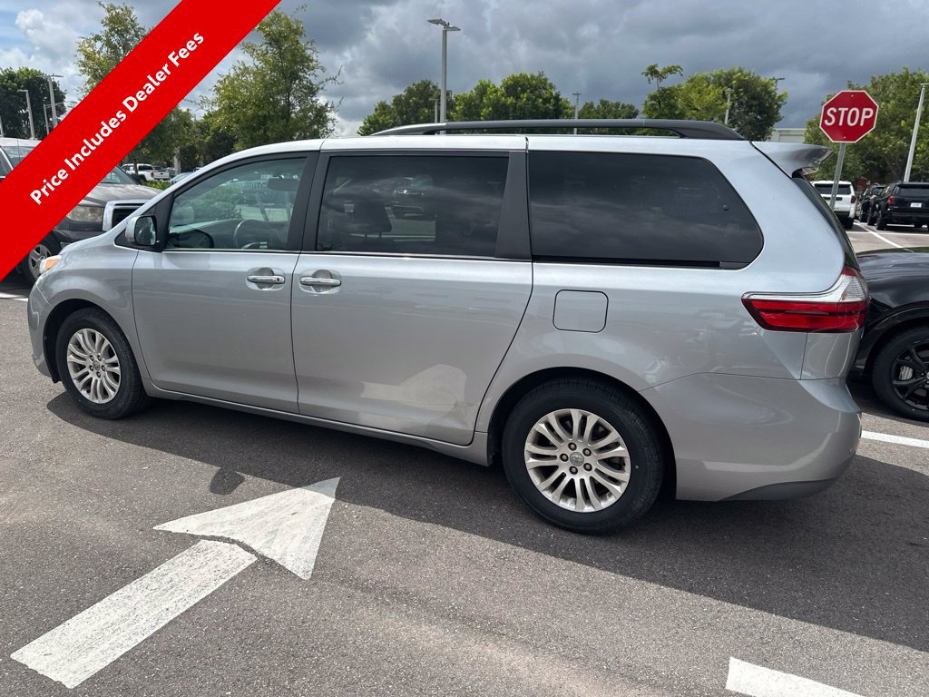Used 2017 Toyota Sienna XLE w/ XLE Navigation Package FWD image 4