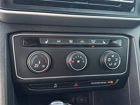 Used 2022 Volkswagen Atlas SE image 24