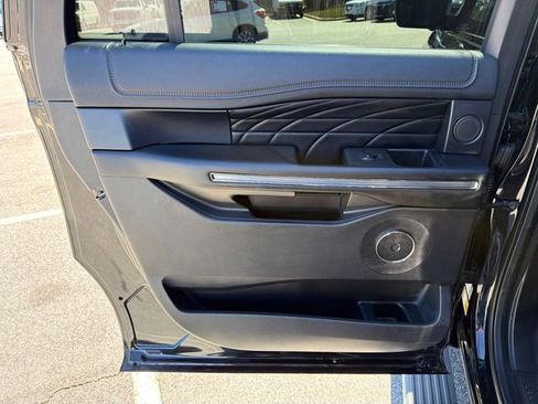 Used 2019 Ford Expedition Max Platinum image 22