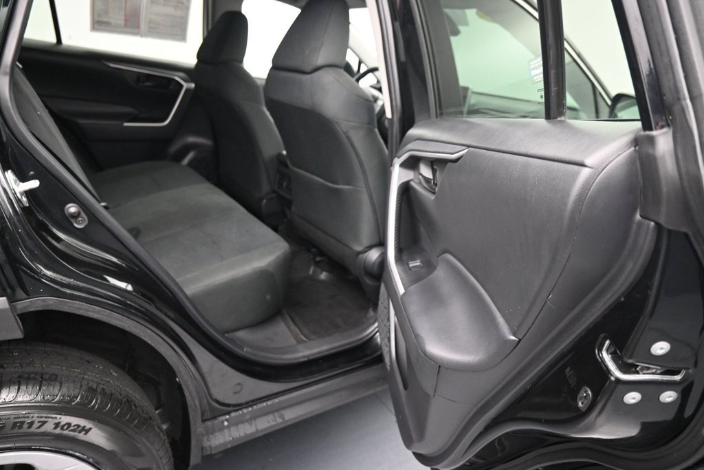 Used 2023 Toyota RAV4 LE AWD/4WD image 11