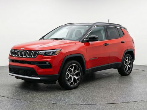 Used 2025 Jeep Compass Limited image 3