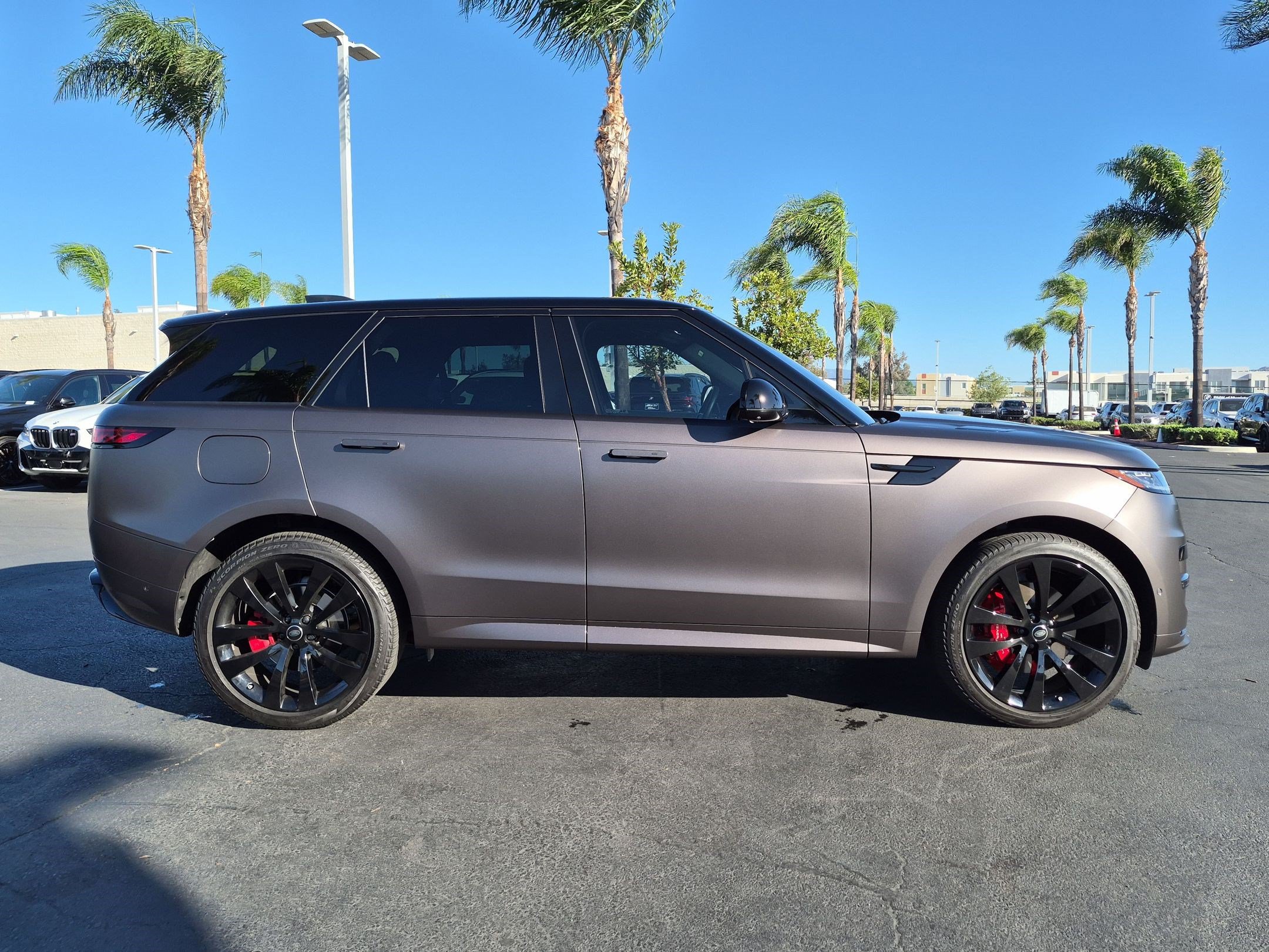 Used 2024 Land Rover Range Rover Sport Dynamic SE AWD/4WD image 9