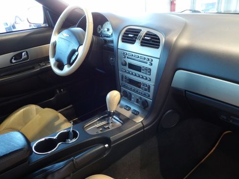Used 2005 Ford Thunderbird image 15