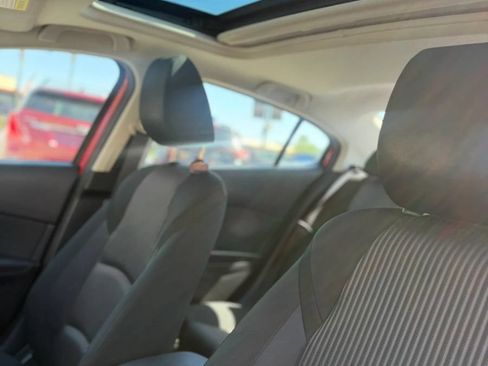 Used 2014 MAZDA MAZDA3 i Touring w/ Moonroof Package 1 FWD image 7