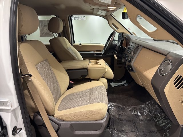 Used 2016 Ford F250 XLT w/ XLT Interior Package AWD/4WD image 6
