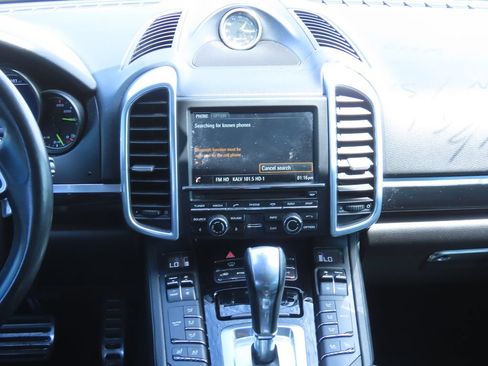 Used 2016 Porsche Cayenne S AWD/4WD image 8