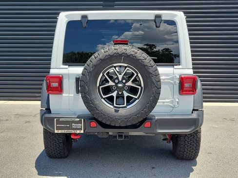 Used 2024 Jeep Wrangler Unlimited Rubicon AWD/4WD image 4