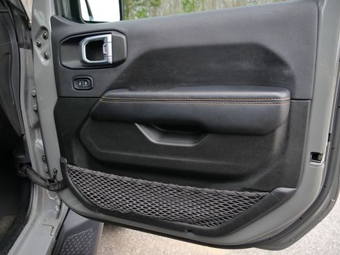 Used 2022 Jeep Gladiator Overland image 31