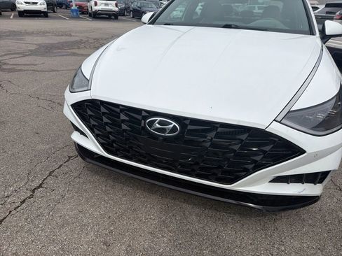 Used 2023 Hyundai Sonata Limited w/ Preferred Accessory Package FWD image 6