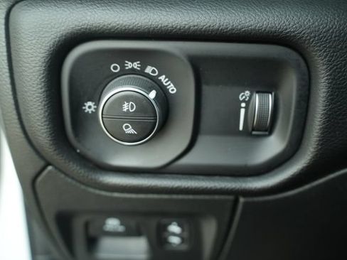 Used 2023 RAM 1500 Big Horn AWD/4WD image 34