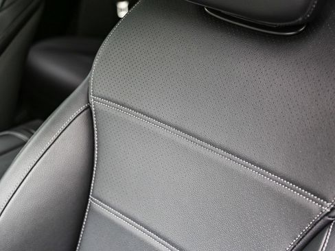 Used 2025 Mercedes-Benz GLC 350e 4MATIC image 22