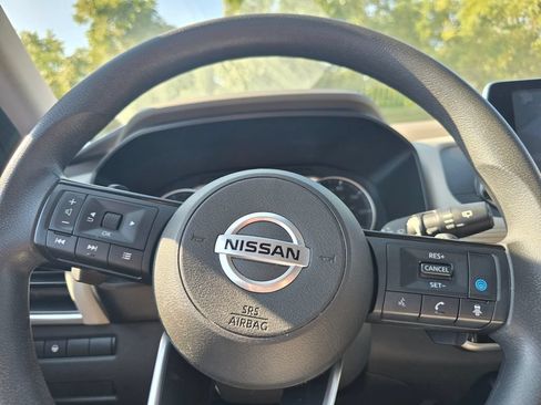 Used 2021 Nissan Rogue SV AWD/4WD image 18