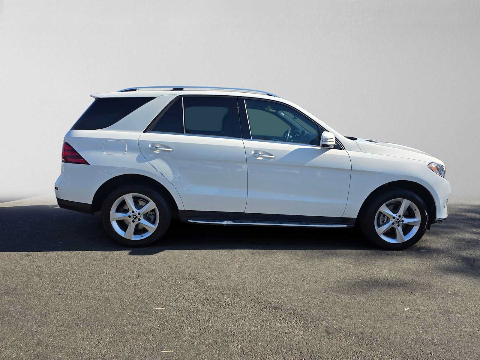 Used 2018 Mercedes-Benz GLE 350 4MATIC image 2