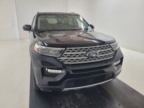 Used 2021 Ford Explorer Limited w/ Equipment Group 301A AWD/4WD image 14