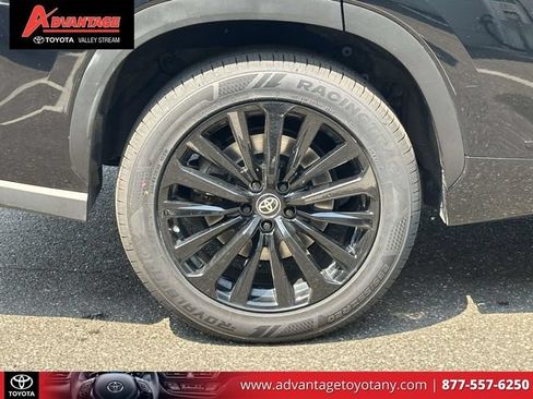 Certified 2023 Toyota Highlander XSE AWD/4WD image 11