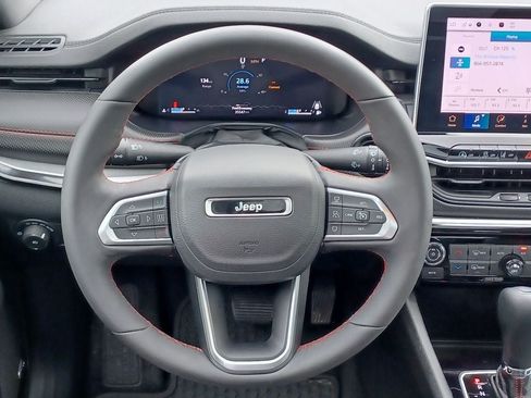 Used 2025 Jeep Compass Trailhawk w/ Trailhawk Elite Group AWD/4WD image 33