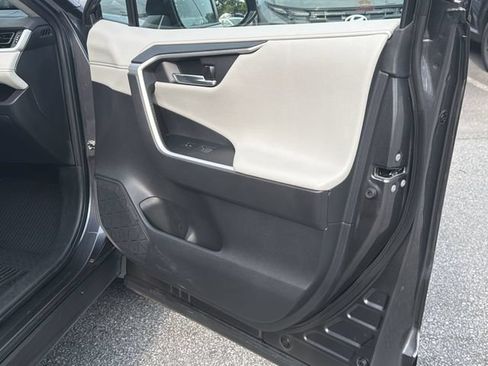 Used 2022 Toyota RAV4 Limited AWD/4WD image 14