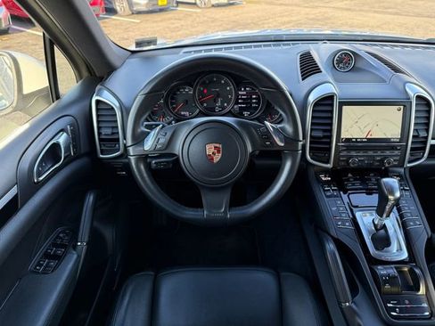 Used 2014 Porsche Cayenne w/ Basic Package image 22