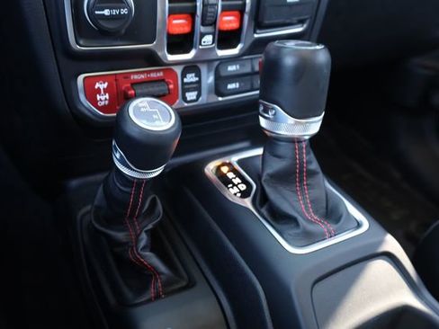 Certified 2023 Jeep Wrangler Unlimited Rubicon w/ Cold Weather Group image 21