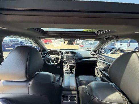 Used 2019 Nissan Maxima SR w/ Premium Package FWD image 18