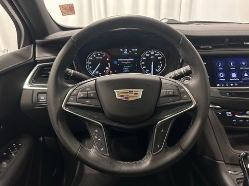 Used 2022 Cadillac XT5 Premium Luxury w/ LPO, Floor Liner Package FWD image 8