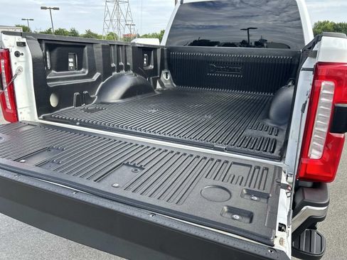 Used 2025 Ford F250 Lariat w/ FX4 Off-Road Package AWD/4WD image 17