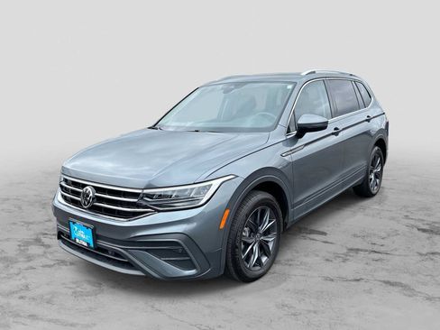 Used 2023 Volkswagen Tiguan SE AWD/4WD image 1