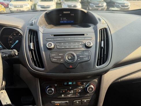 Used 2017 Ford Escape SE FWD image 15
