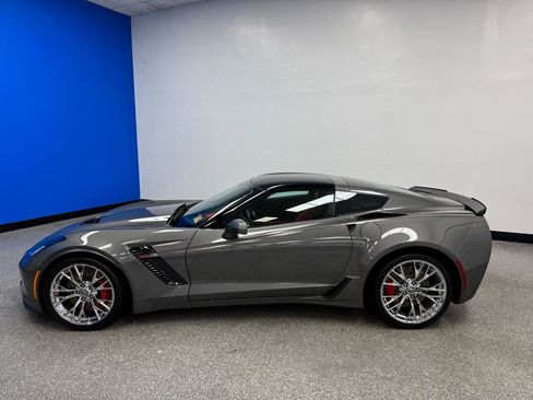 Used 2015 Chevrolet Corvette Z06 w/ 2LZ Preferred Equipment Group RWD image 6