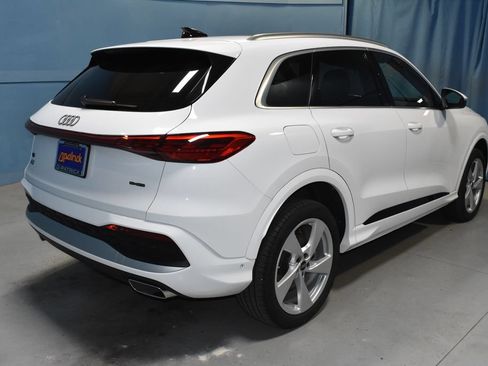 Certified 2025 Audi Q5 Premium Plus w/ Premium Plus AWD/4WD image 23