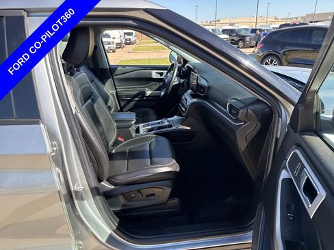Used 2022 Ford Explorer XLT w/ Equipment Group 202A image 15