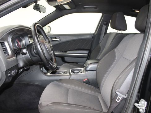 Used 2022 Dodge Charger SXT RWD image 18