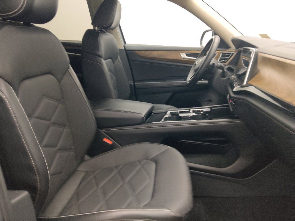 Used 2024 Volkswagen Atlas SE AWD/4WD image 21