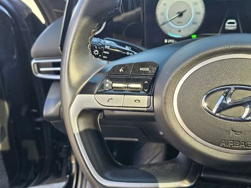 Used 2023 Hyundai Elantra Limited image 31