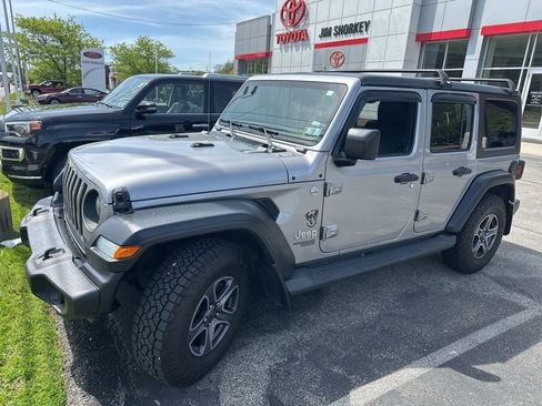 Used 2018 Jeep Wrangler Unlimited Sport S AWD/4WD image 1