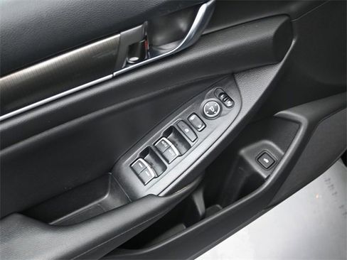 Used 2021 Honda Accord Sport image 17
