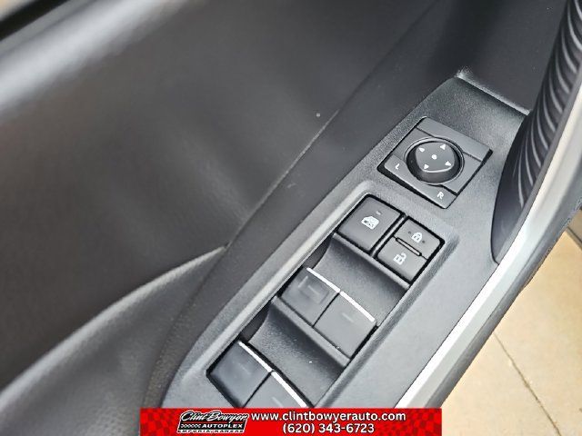 Used 2025 Toyota RAV4 XLE AWD/4WD image 12