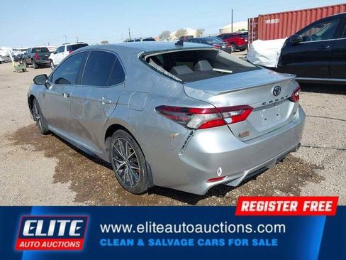 Used 2021 Toyota Camry SE image 5
