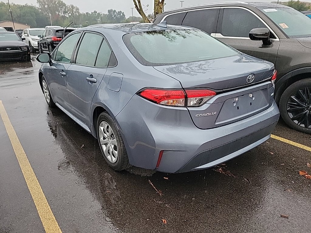 Used 2021 Toyota Corolla LE FWD image 4