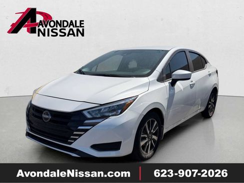 Used 2025 Nissan Versa SV w/ Trunk Package FWD image 1