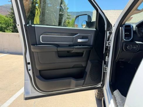 Used 2020 RAM 2500 Big Horn w/ Level 1 Equipment Group AWD/4WD image 10